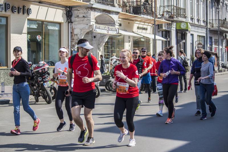 Записки Колорадского Таракана. Армия украинских буратин ушла за туями Записки Колорадского Таракана. Армия украинских буратин ушла за туями украина