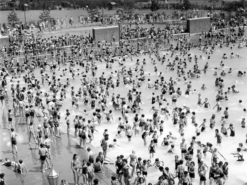 Захватывающие старинные фото купания в открытых бассейнах Нью-Йорка в 1930-х Путешествия,фото