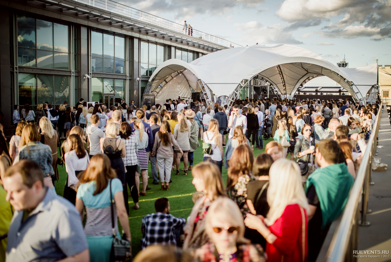 Rooffest. Руф фест на крыше. Roof Fest Санкт-Петербург. Roof place Санкт-Петербург концерт. Концерт на крыше Руф фест.