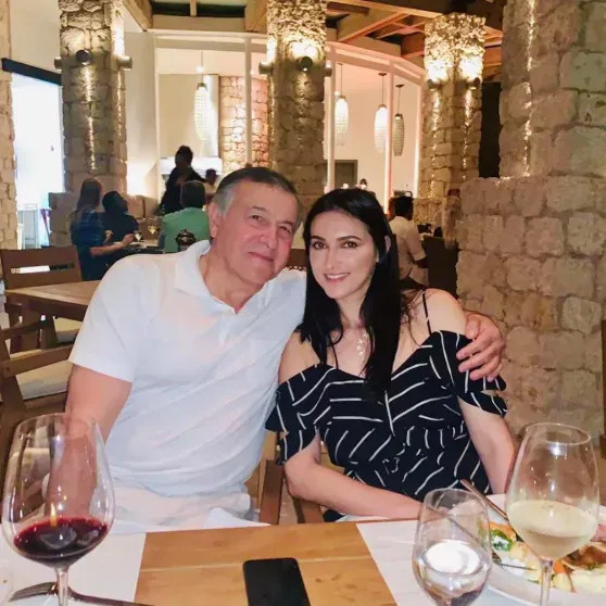 Стало известно, что 70-летний миллиардер Араз Агаларов познакомился со своей новой молодой женой, когда той было 18 лет Агаларова, Алёне, Иванова, Агаларов, детей, женился, супруги, Эмина, Шейла, данным, когда, более, несколько, Ивановой, официально, Агаларовы, миллиардера, новый, какойто, Group