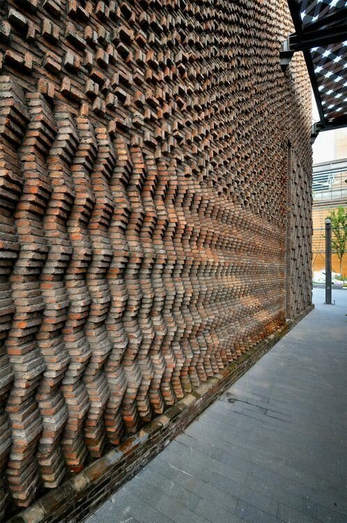 Вы мне, конечно же, не поверите, но это всё - обычные кирпичи Вы мне, конечно же, не поверите, но это всё - обычные кирпичи