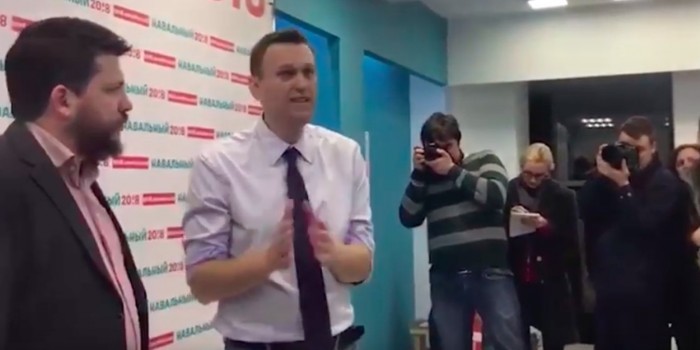 Навальный назвал журналистов проститутками из-за неудобного вопроса