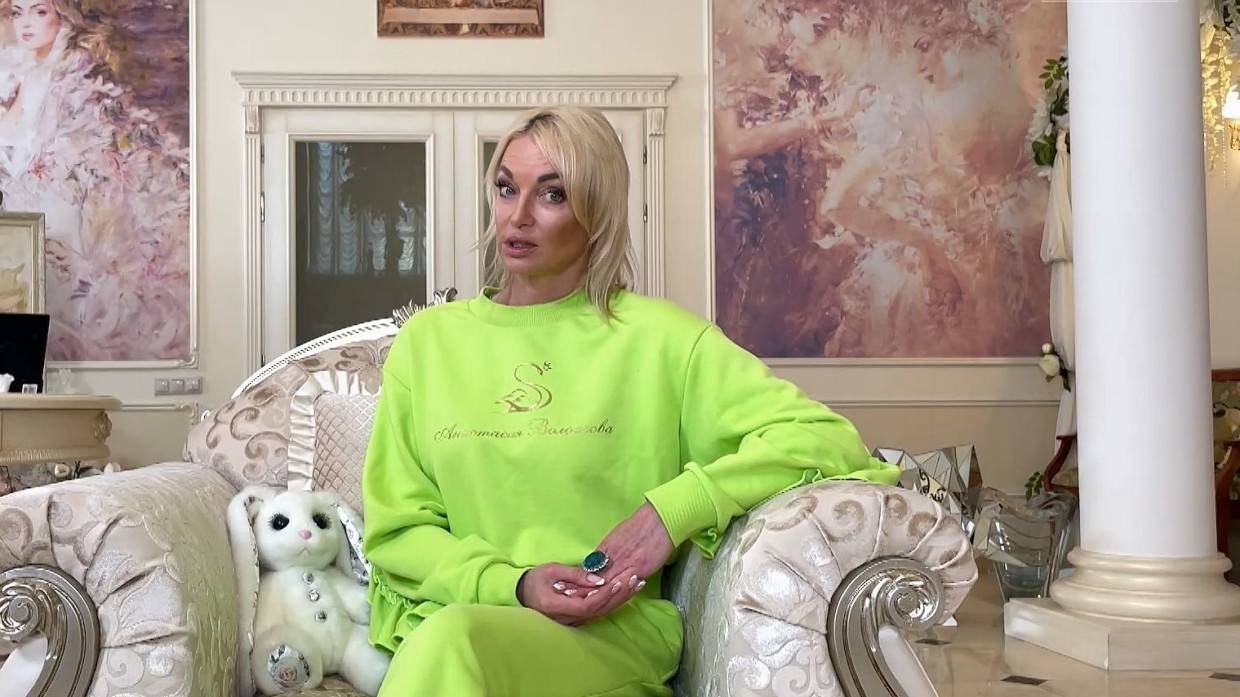 Новый кавалер Волочковой намекнул на будущие перемены упоминанием цапли