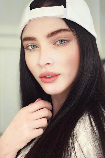 Алена Шишкова снова стала блондинкой Алена Шишкова снова стала блондинкой Было/Стало