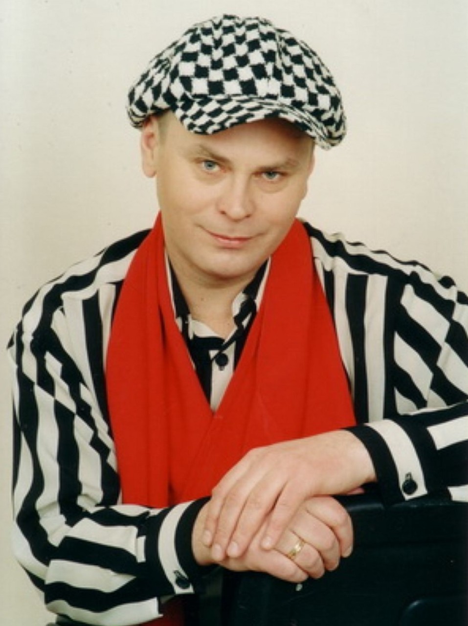 Виталий Гасаев - один из голосов команды богатые знаменитости, квн, кем стали звезды квн, клуб веселых и находчивых