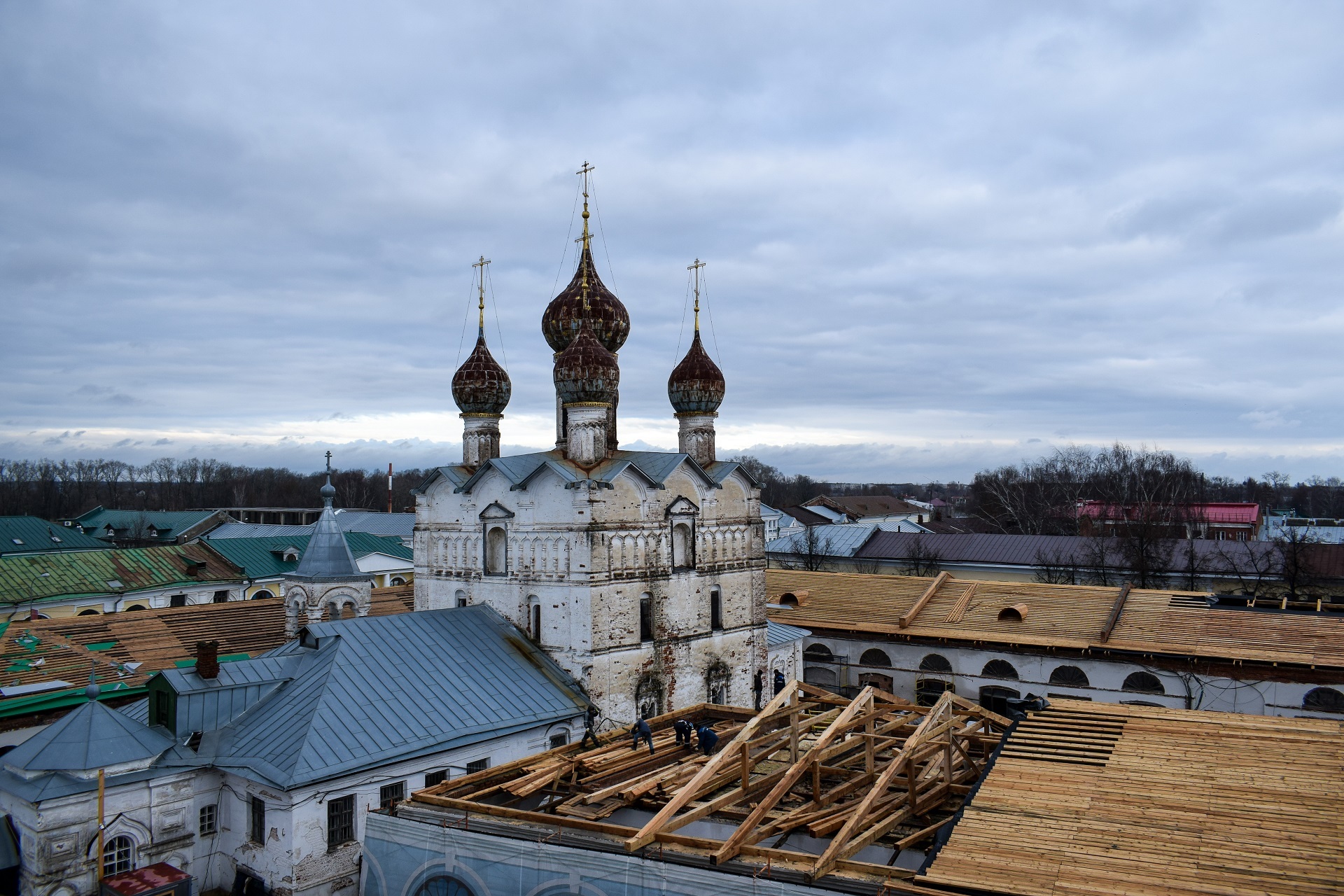Ростов Великий на ноябрьские Ростов Великий на ноябрьские очень, Ростов, кремль, фильма, Васильевич, строился, город, озера, берегу, строительства, поэтому, опять, впечатляюще, повторюсь, «Пренебесному, функциональностьюВыглядит, наряду, удобства, традициями, между