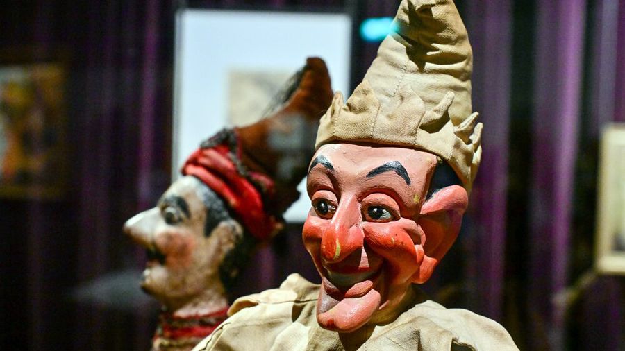 «Под маской» «Под маской»