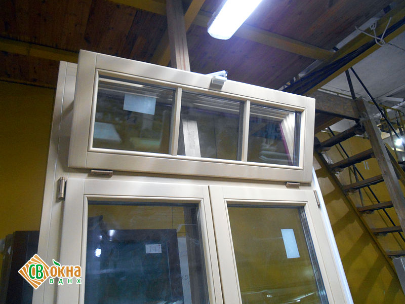 Балконная дверь из лиственницы