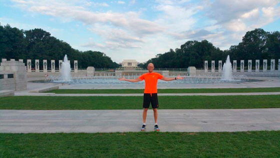 Жизнь удалась: Арсений Яценюк на утренней пробежке в Вашингтоне
