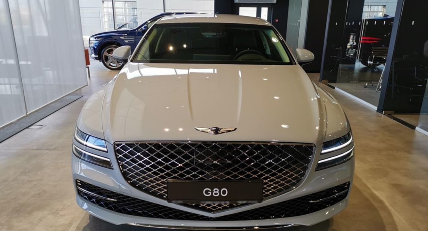 Седан Genesis G80 получил дизельную версию на рынке России в феврале 2022 года