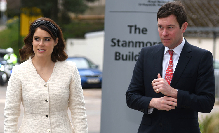 Принцесса Евгения и Джек Бруксбэнк впервые вышли в свет после свадьбы по заданию королевы Елизаветы II