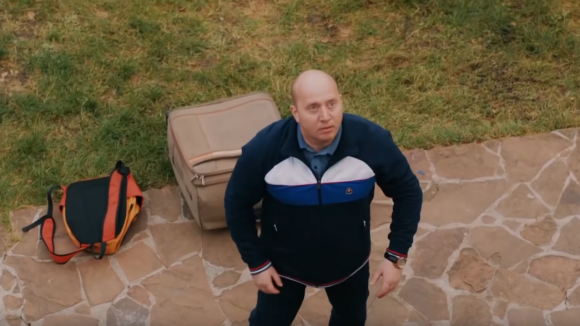 СТС объяснил таинственное исчезновение Бурунова из сериала "Ивановы-Ивановы"