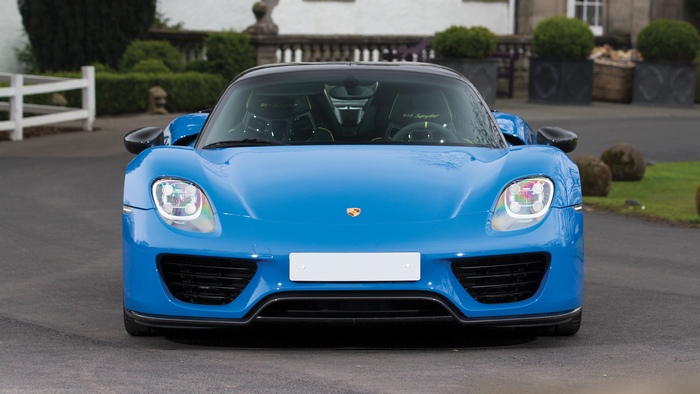 Porsche 918 Spyder Weissach во всей красе.