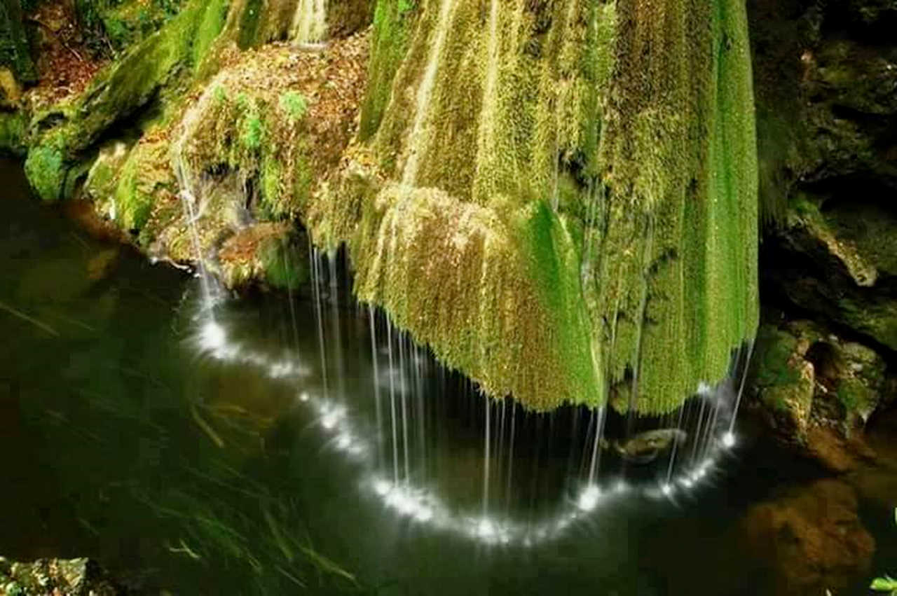 Самые красивые медленно. Водопад Бигар Румыния. Каскадный водопад Бигар, Румыния. Водопад Бигэр. Водопад Бигар в Западной Румынии.