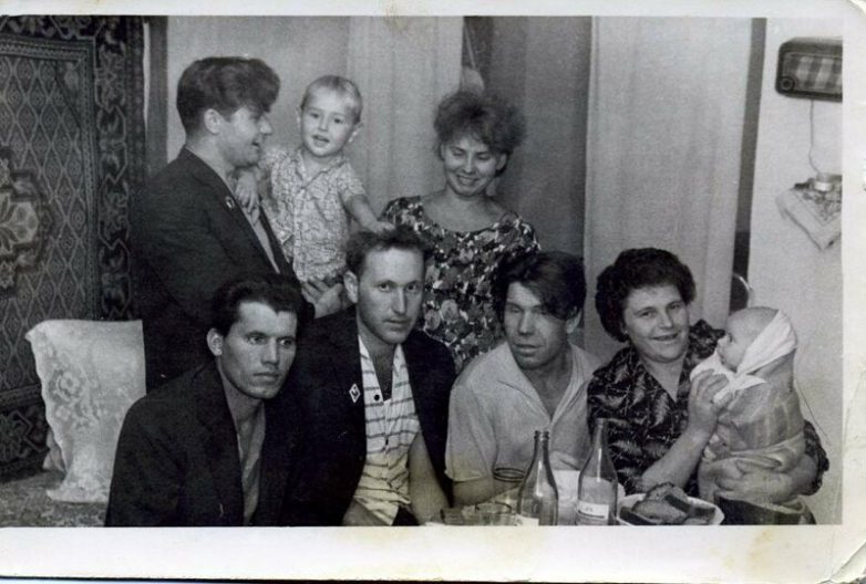 Душевные фотографии советских застолий Душевные фотографии советских застолий