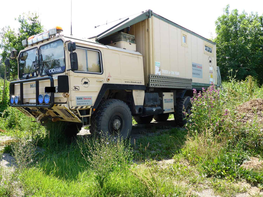 Отличный кемпер на базе военного грузовика MAN Отличный кемпер на базе военного грузовика MAN автосамоделки
