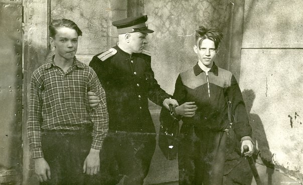 Хулиганы и миллиционер, СССР, 1950-е. было, история, фото