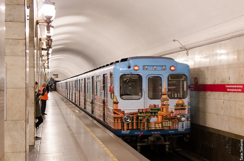 Последний поезд метро спб. Поезда метро СПБ. Поезда метро Петербурга. Питерский метрополитен поезда. Поезда Петербургского метро.