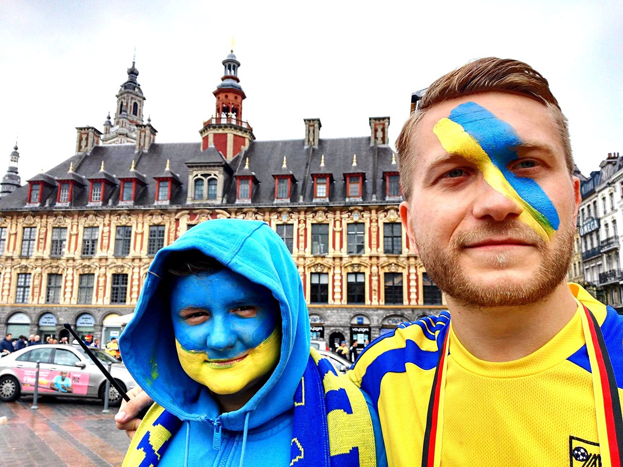 Украинцы безумны. Украинки в Европе. Украинцы европейцы. Це европейцы.