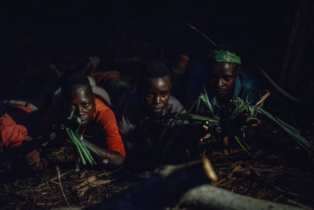 6 сильных фото обычной жизни в Конго, где с детства учат убивать 6 сильных фото обычной жизни в Конго, где с детства учат убивать Конго,общество,фотография