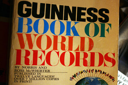 Первая "Книга рекордов Гиннесса" появилась в 1955 году, сейчас же она принадлежит другой компании