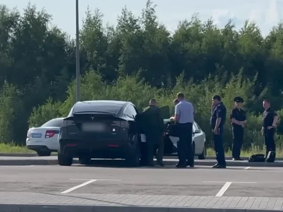 экс-министр Старовойт купил электромобиль Tesla за полтора месяца до смерти и хотел продать дом за 260 млн