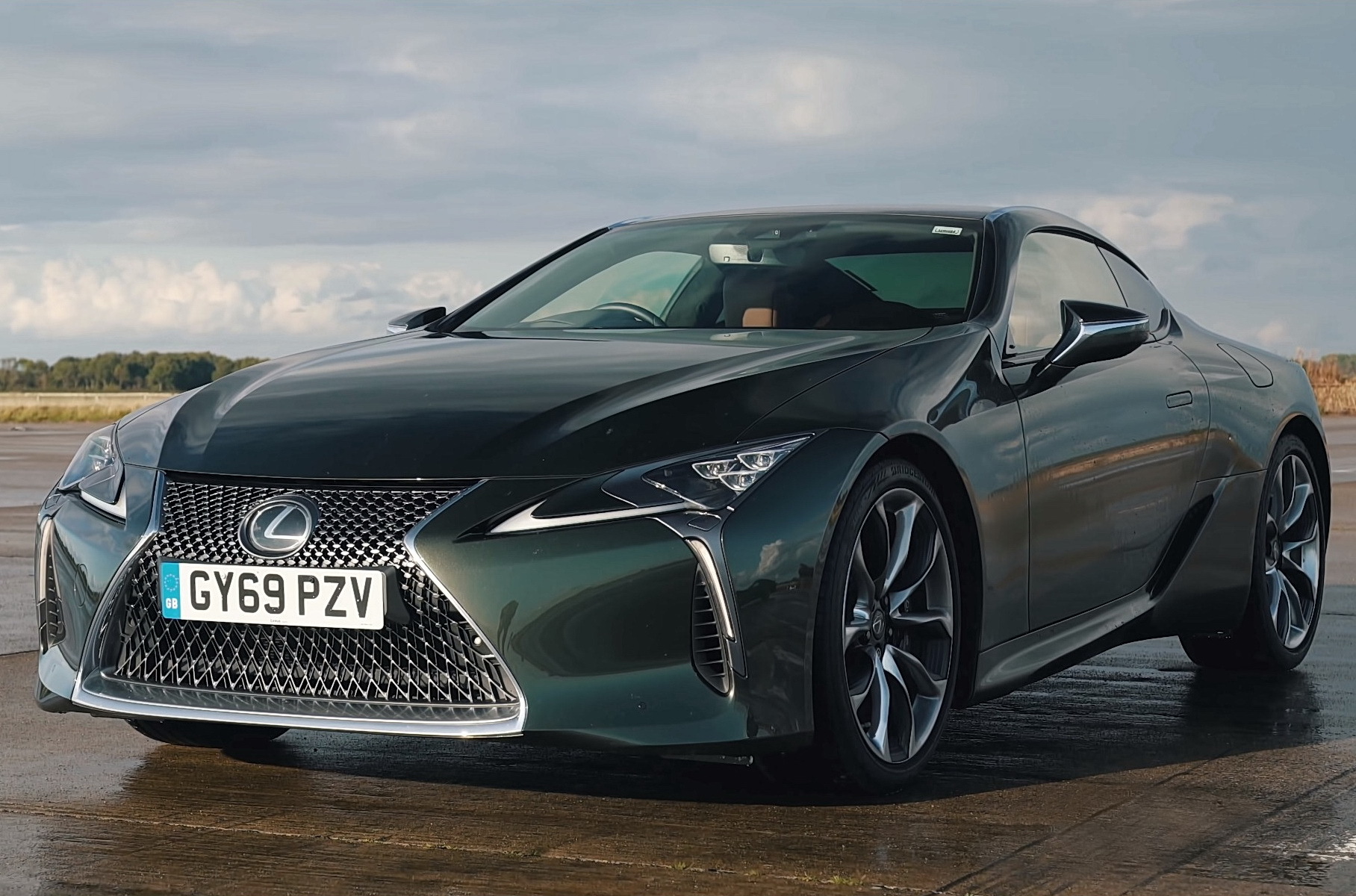 Видео: Lexus LC 500 и Ford Mustang Bullit сразились в дрэге Видео: Lexus LC 500 и Ford Mustang Bullit сразились в дрэге Новости