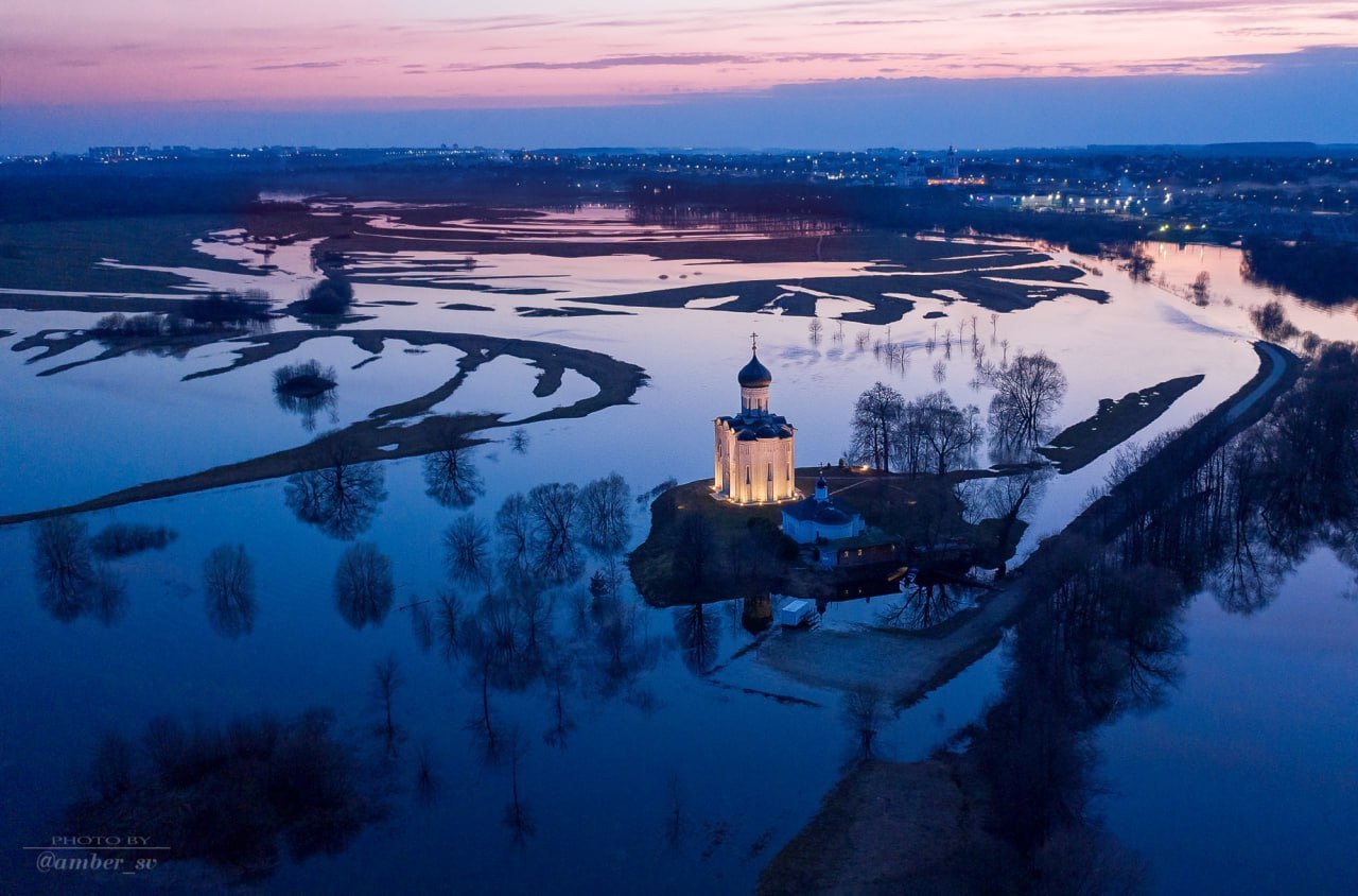 Церквь Покрова река Нерли