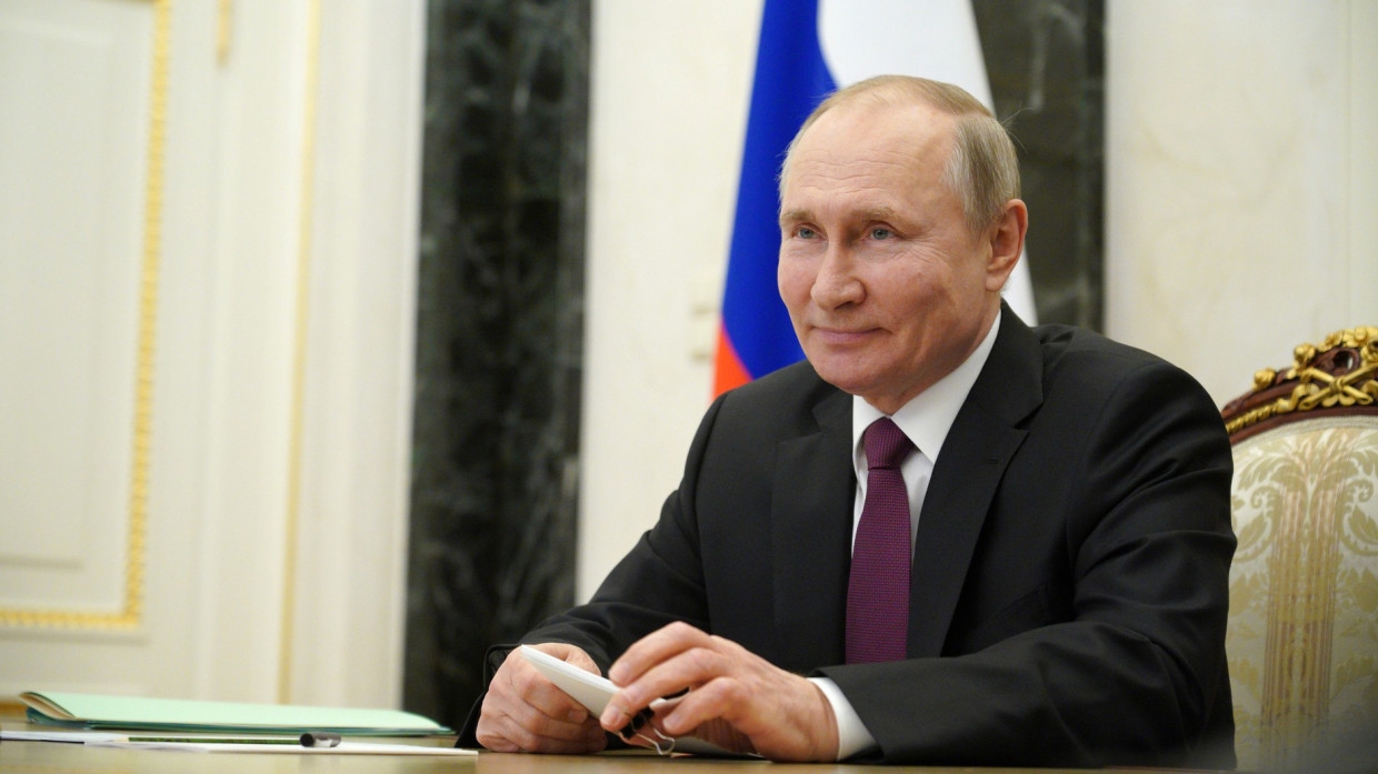 Путин назвал российскую военную технику современной и уникальной Путин назвал российскую военную технику современной и уникальной Армия