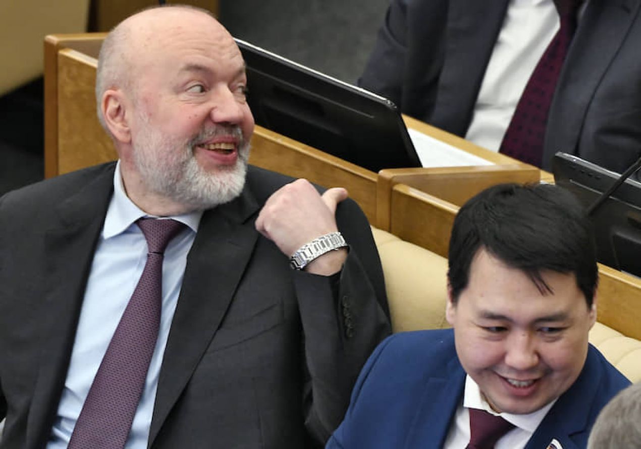 А сколько криков то было о патриотизме?! Вот и вылезла их суть. Госдума отказалась запрещать зарубежную недвижимость чиновникам из-за распада СССР А сколько криков то было о патриотизме?! Вот и вылезла их суть. Госдума отказалась запрещать зарубежную недвижимость чиновникам из-за распада СССР россия