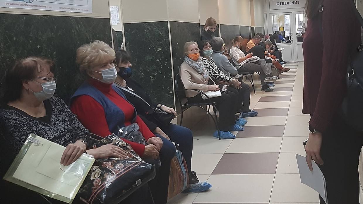 Больницам Петербурга разрешили обслуживать пациентов с подозрением на COVID-19