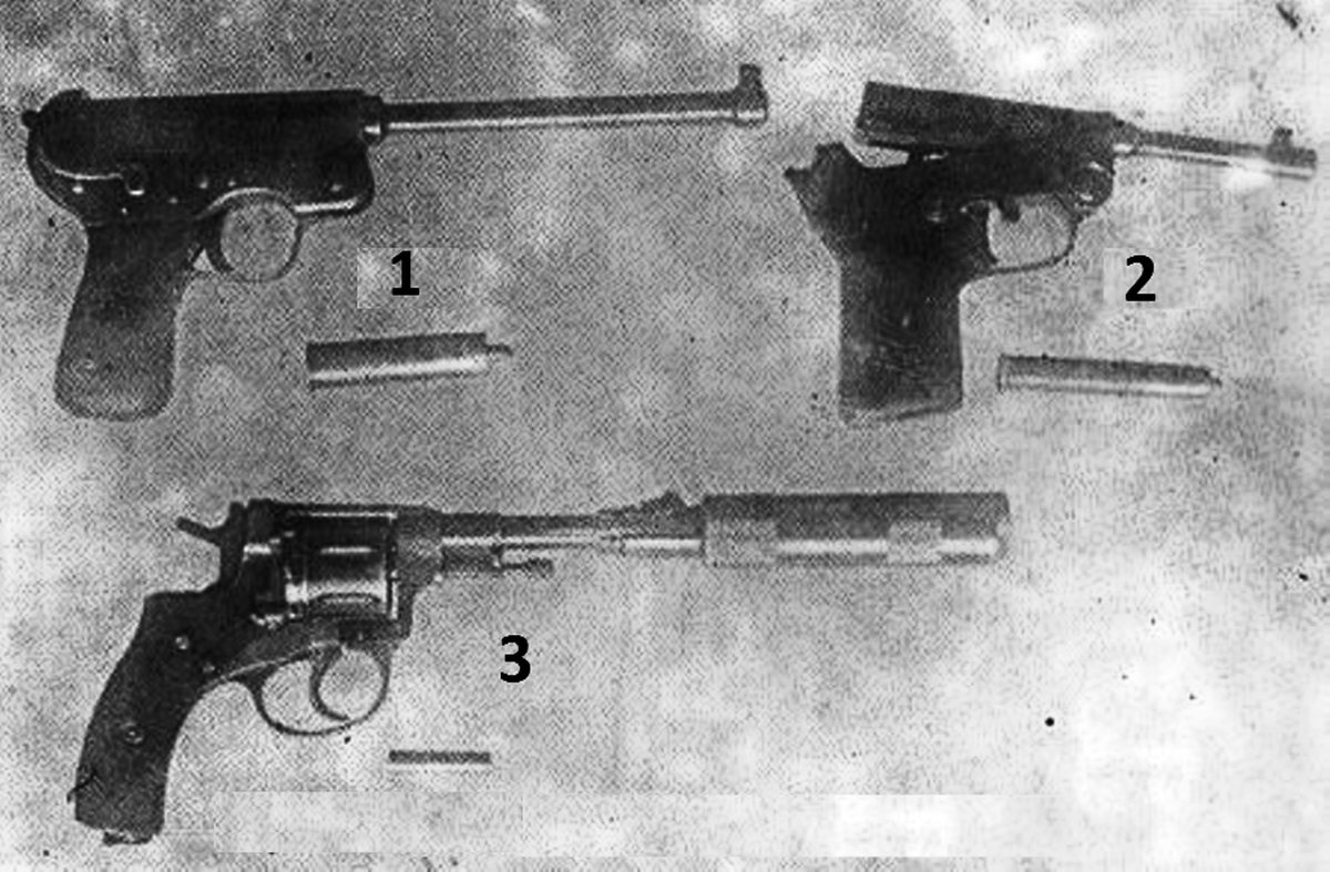 Сверху два однозарядных пистолета Гуревича, снизу Наган с прибором "БРАМИТ". Фото: shotguncollector.com