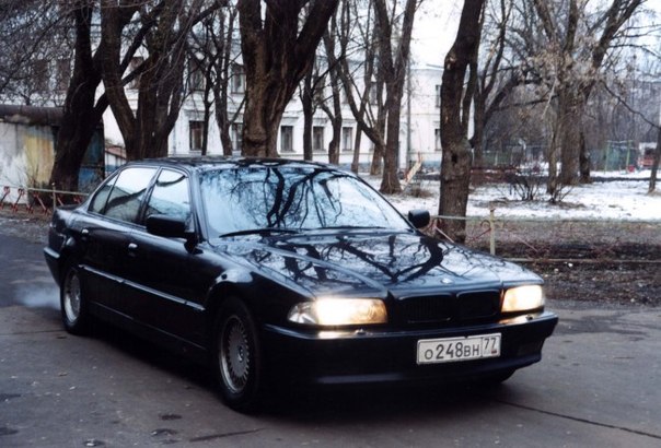 АВТО С ЭКРАНАФильм: БумерАвтомобиль: BMW 750IL 1995 годаСтоимость: 5 000 $Черный...