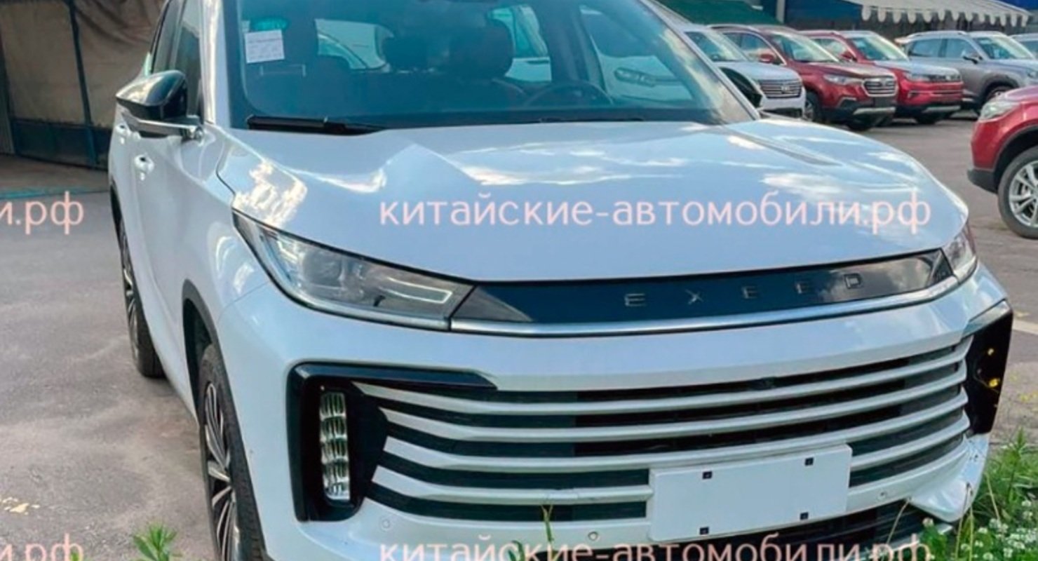 Обновленный кроссовер Chery TXL сфотографировали в Подмосковье