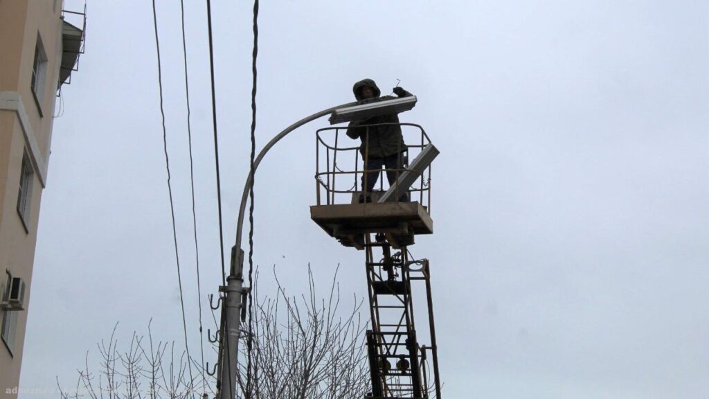 В Рязани за неделю починили 61 светильник