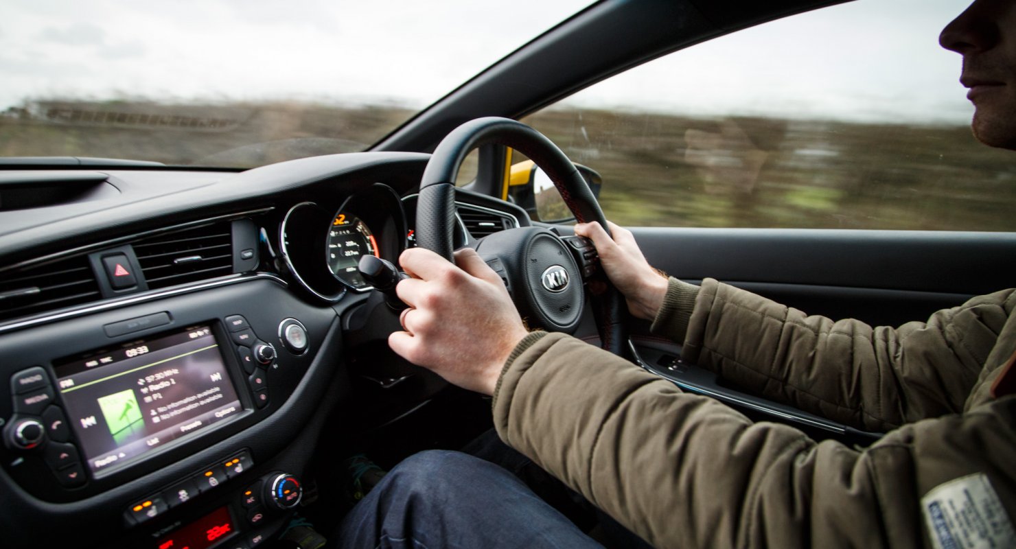 Праворульные автомобили из Японии — плюсы и минусы