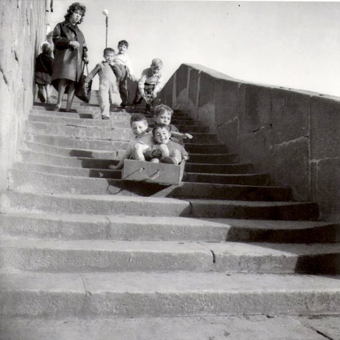 32. Вниз по ступеням, Португалия  детство, прошлое, фотография
