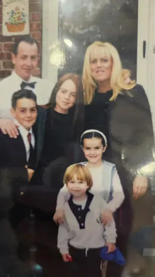 Звезды 90-х: Лохан, Альба и Хёрли показали, как выглядели в молодости