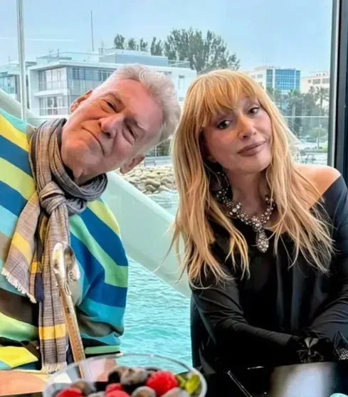 Алла Пугачёва и Артемий Троицкий* встретились в Лимасоле Пугачёва, Артемий, семьёй, Галкин, которая, журналист, Троицкий, живёт, Гордеевой, Екатерине, интервью, большое, Напомним, время, которого, сейчас, называют, новым, крашем, поженились