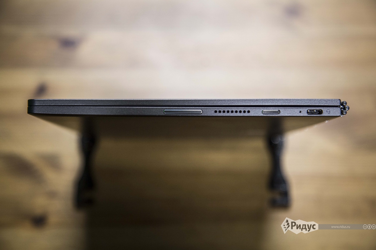 Погоня за тремя зайцами: обзор Lenovo Yoga Book C930 Lenovo