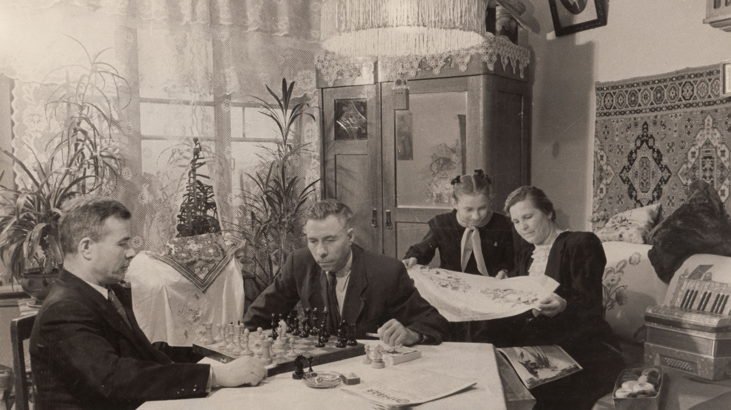 От палат до квартир: история ковра в русском интерьере ковер, ковры, ковров, которых, дизайнеры, среди, гордо, условиях, Персии, Кавказа, коврам, демонстрировали, стали, покупки, после, дефицита, тотального, советской, эпохи, пережил