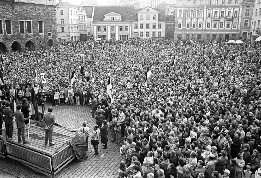 Митинг под девизом "Балтийский путь" в Таллине. 15 мая 1989 г. / РИА Новости