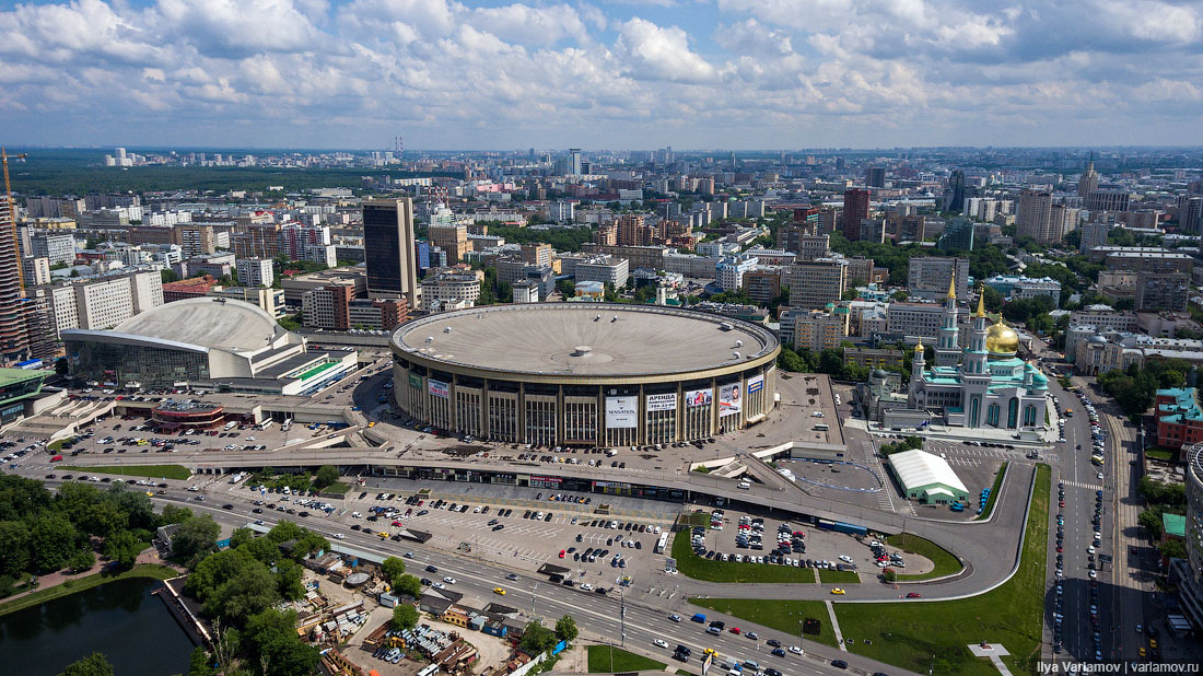 Полет над Москвой