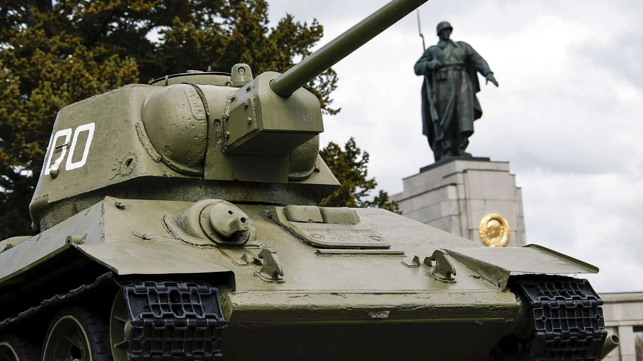 Путин исполнил мечту 11-летнего мальчика о поездке на танке Т-34 Общество