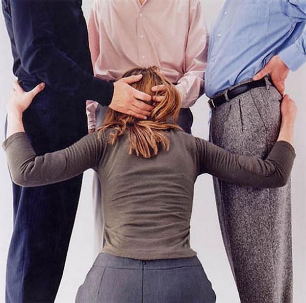 Одетая порнография – фотографический оксюморон Эдуара Леве Одетая порнография – фотографический оксюморон Эдуара Леве