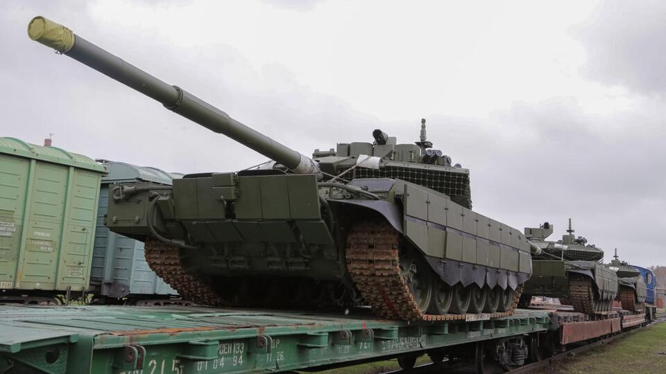 Уралвагонзавод отправил российской армии эшелоны танков Т-90М