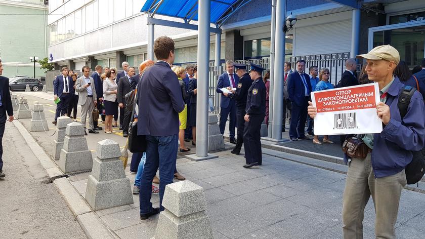 Цифровая вакханалия с нотками здравого смысла Цифровая вакханалия с нотками здравого смысла россия