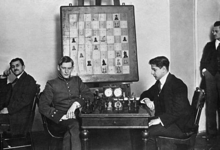 Два чемпиона мира по шахматам – Александр Алехин и Хосе Капабланка, из открытых источников
