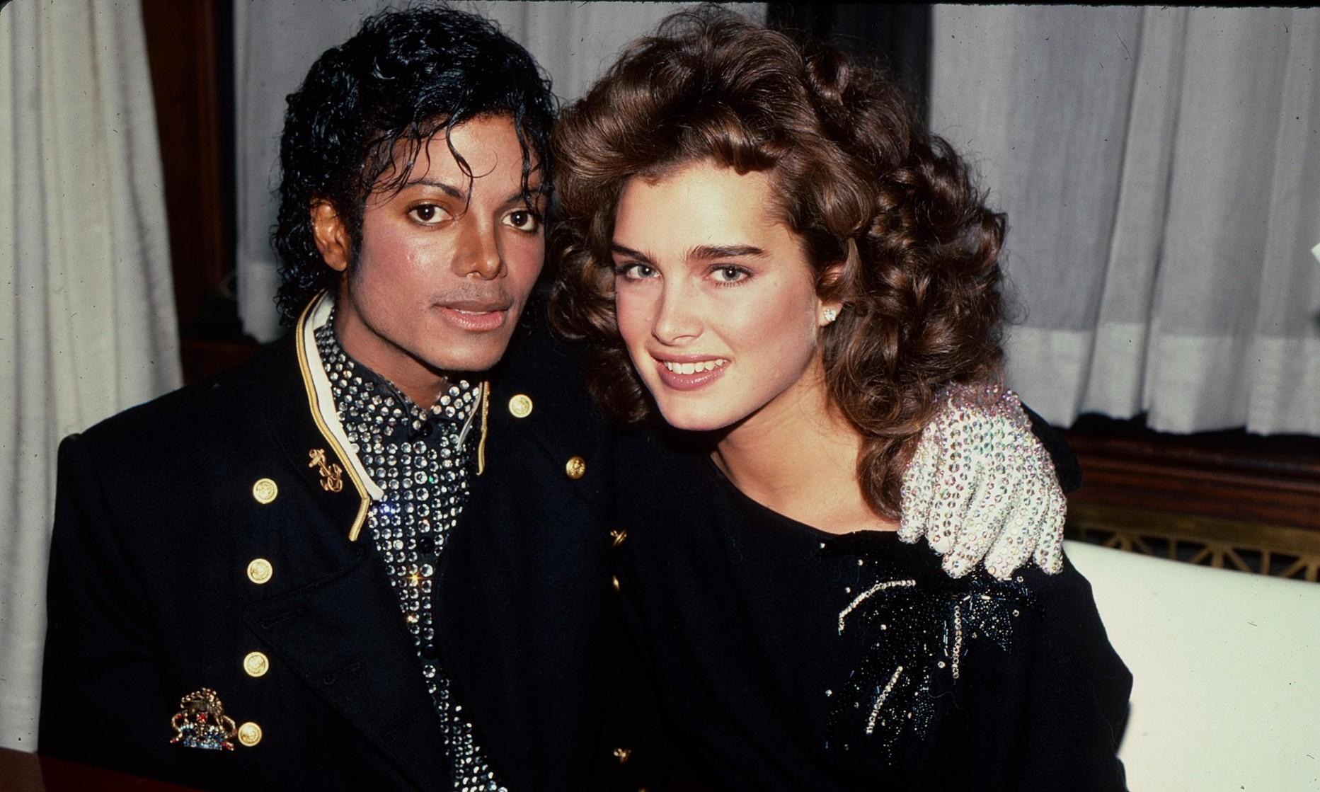 «Меня тошнит от страха, когда отец входит в комнату»: что не так с байопиком Майкла Джексона и каким на самом деле было детство звезды