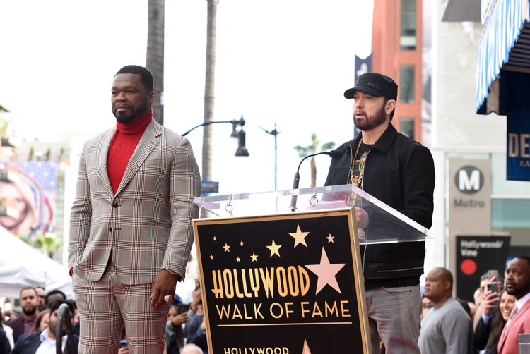 Первый выход за два года: Эминем поддержал рэпера 50 Cent на вручении именной звезды на Аллее славы в Голливуде Первый выход за два года: Эминем поддержал рэпера 50 Cent на вручении именной звезды на Аллее славы в Голливуде Звезды,Красная дорожка